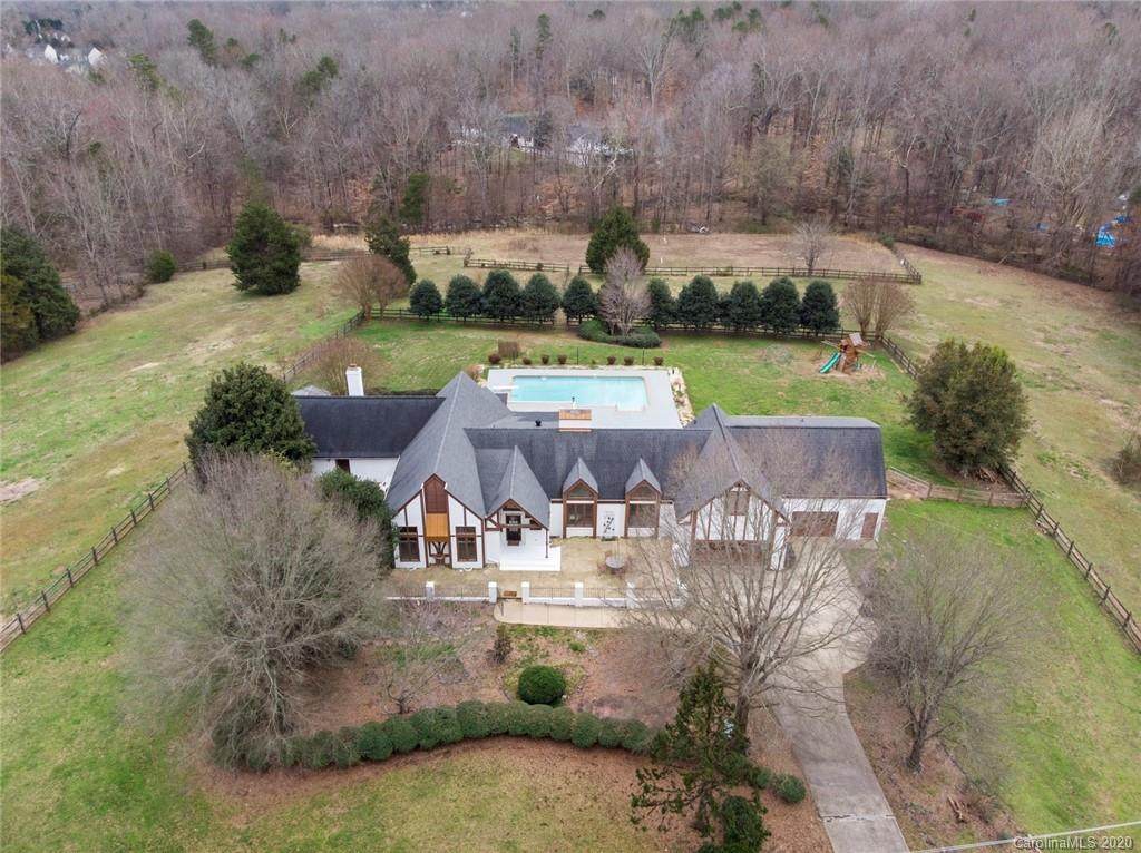 3400 Caroland Drive - Photo 1