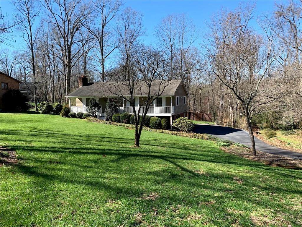 1433 Fairway Drive - Photo 1
