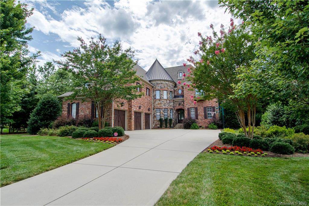212 Glenmoor Drive - Photo 1