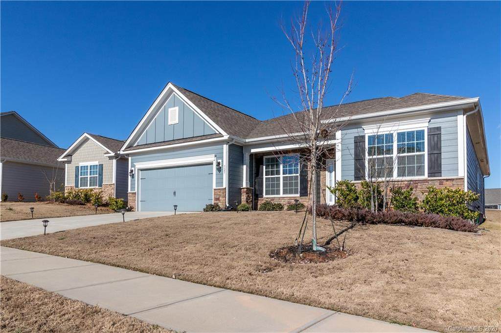 127 Margo Lane - Photo 1
