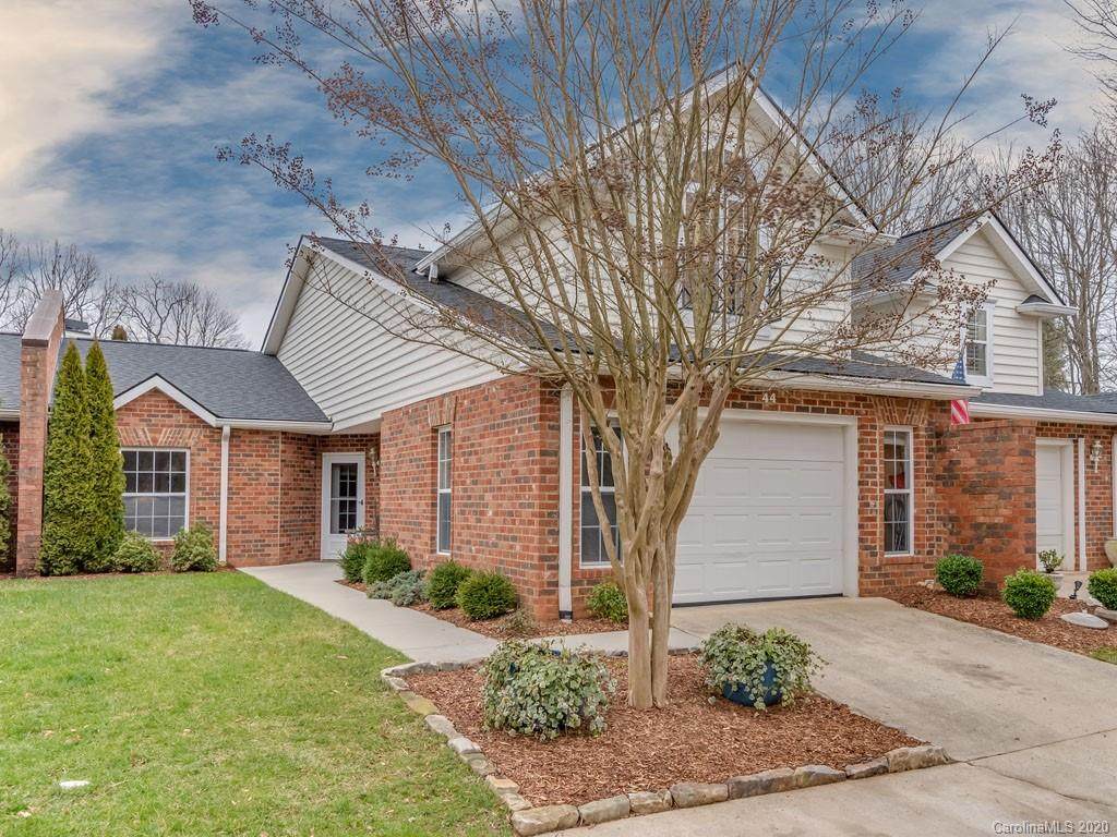 44 Lake Pointe Circle - Photo 1