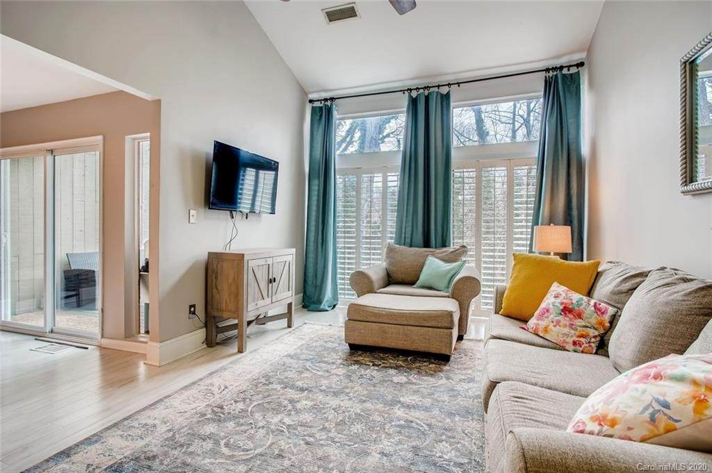 222 Riverview Terrace - Photo 1
