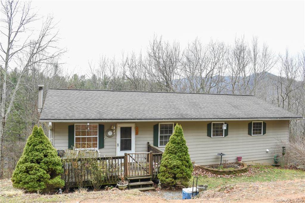 719 Pinewood Drive - Photo 1