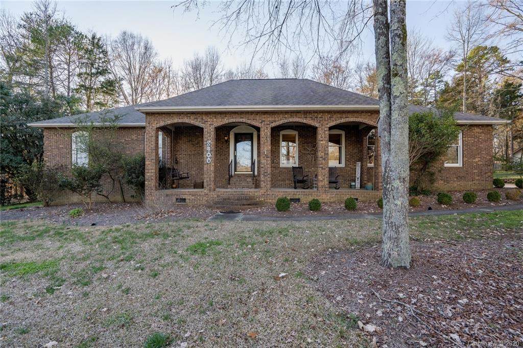 8400 Camelot Drive - Photo 1