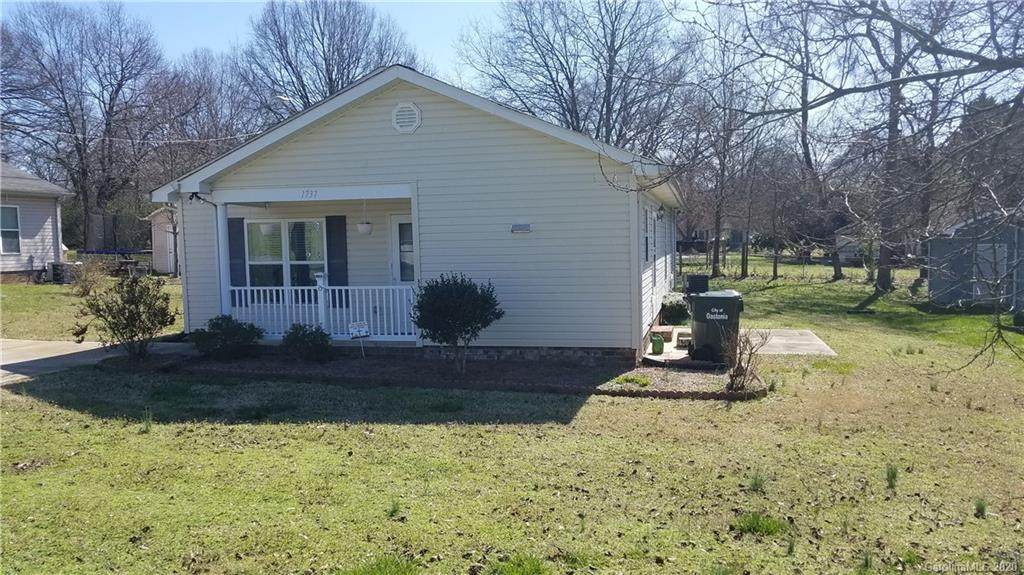 1737 Parkdale Avenue - Photo 1