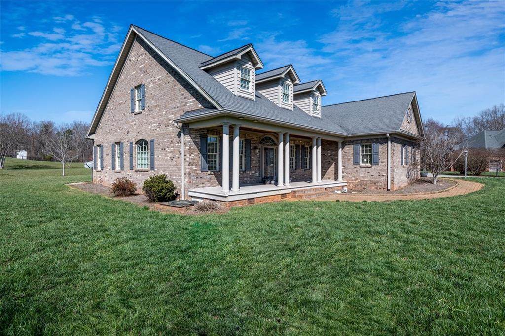 4712 White Eagle Lane - Photo 1