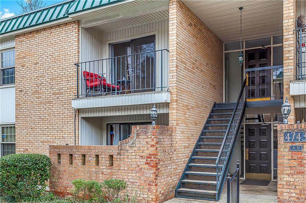 4743 Hedgemore Drive - Photo 1