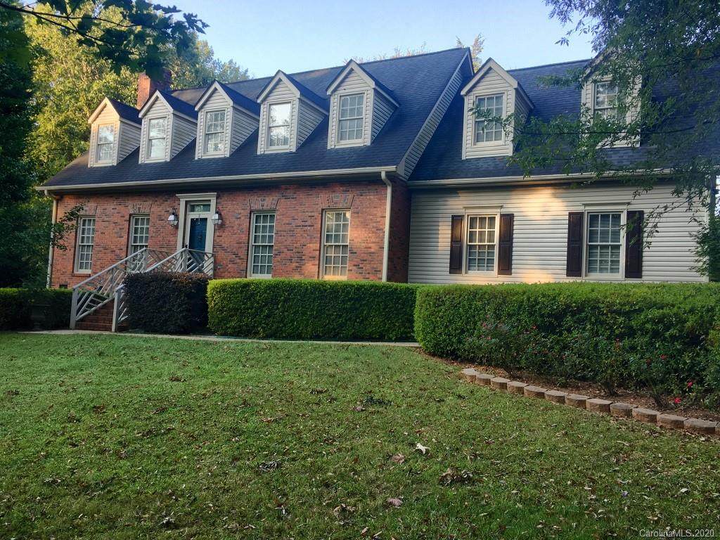 1000 Pinecrest Drive - Photo 1