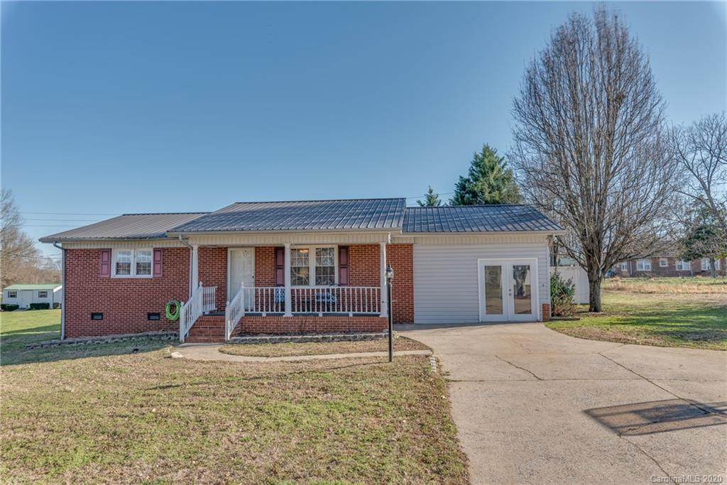 126 Kings Drive - Photo 1