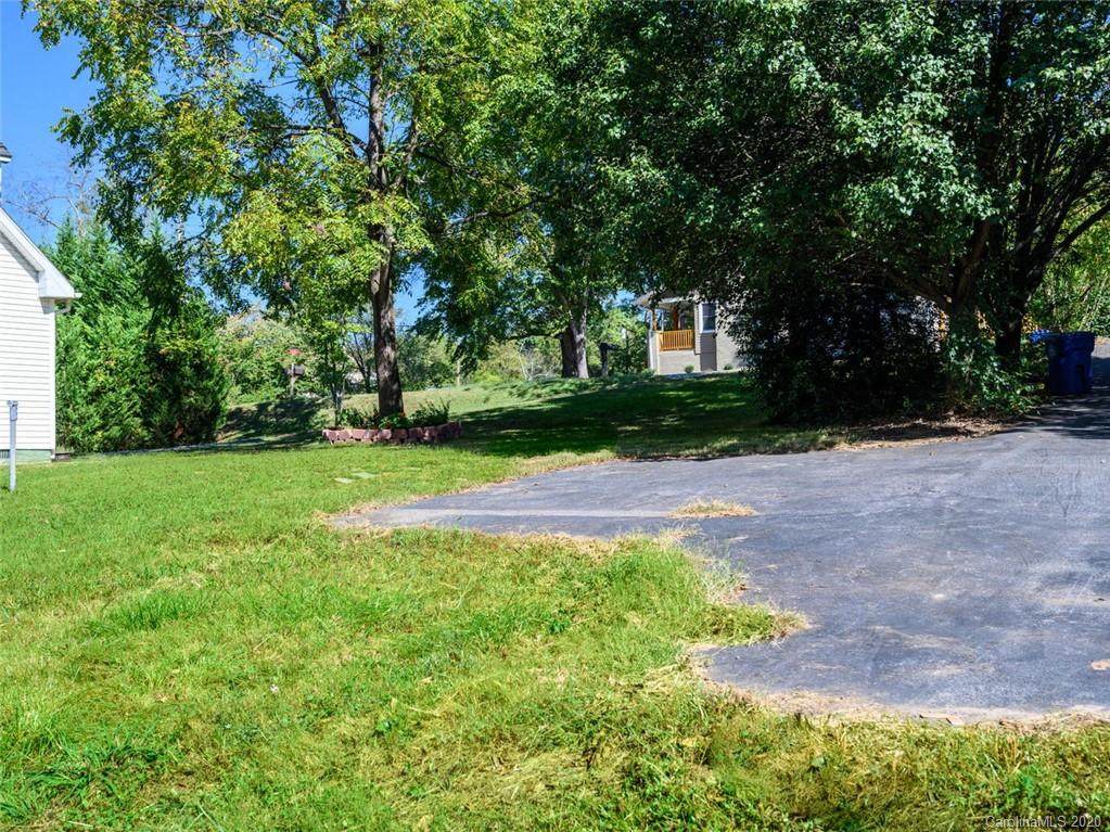 134 Unaka Avenue - Photo 1