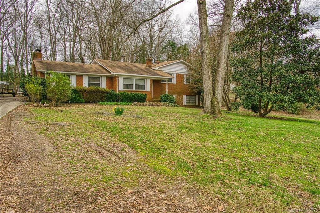 1200 Robinhood Circle - Photo 1