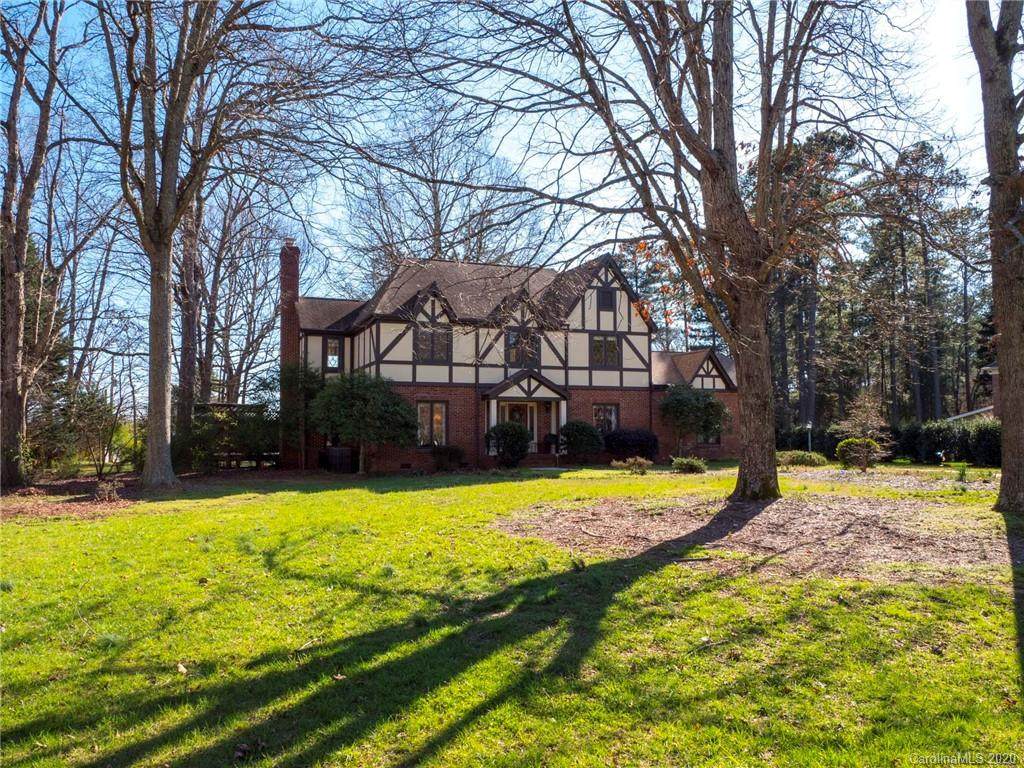607 Greenbrook Parkway - Photo 1 607 Greenbrook Parkway - Photo 1