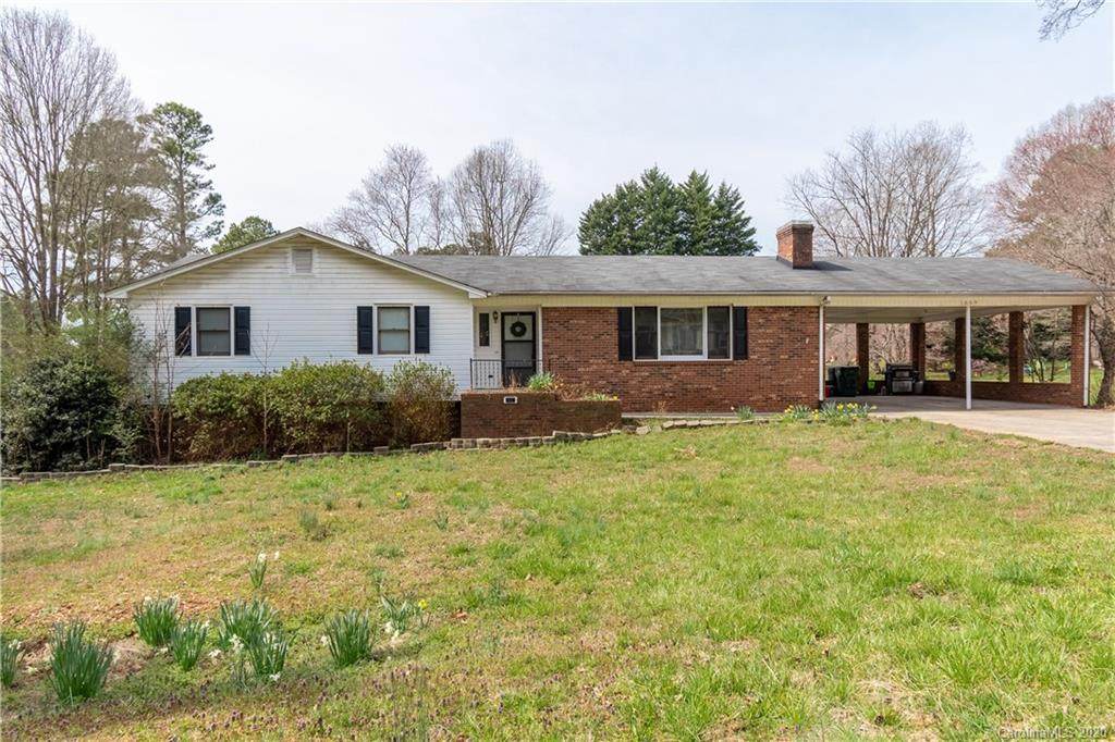 1669 Nottingham Drive - Photo 1