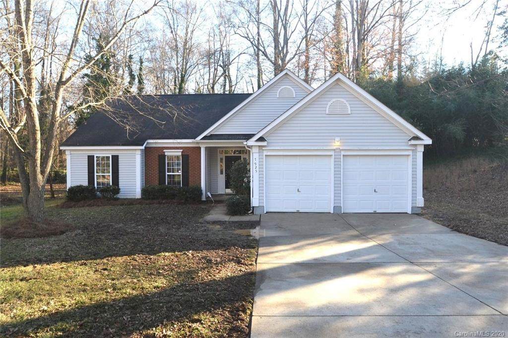 7925 Ambleside Drive - Photo 1