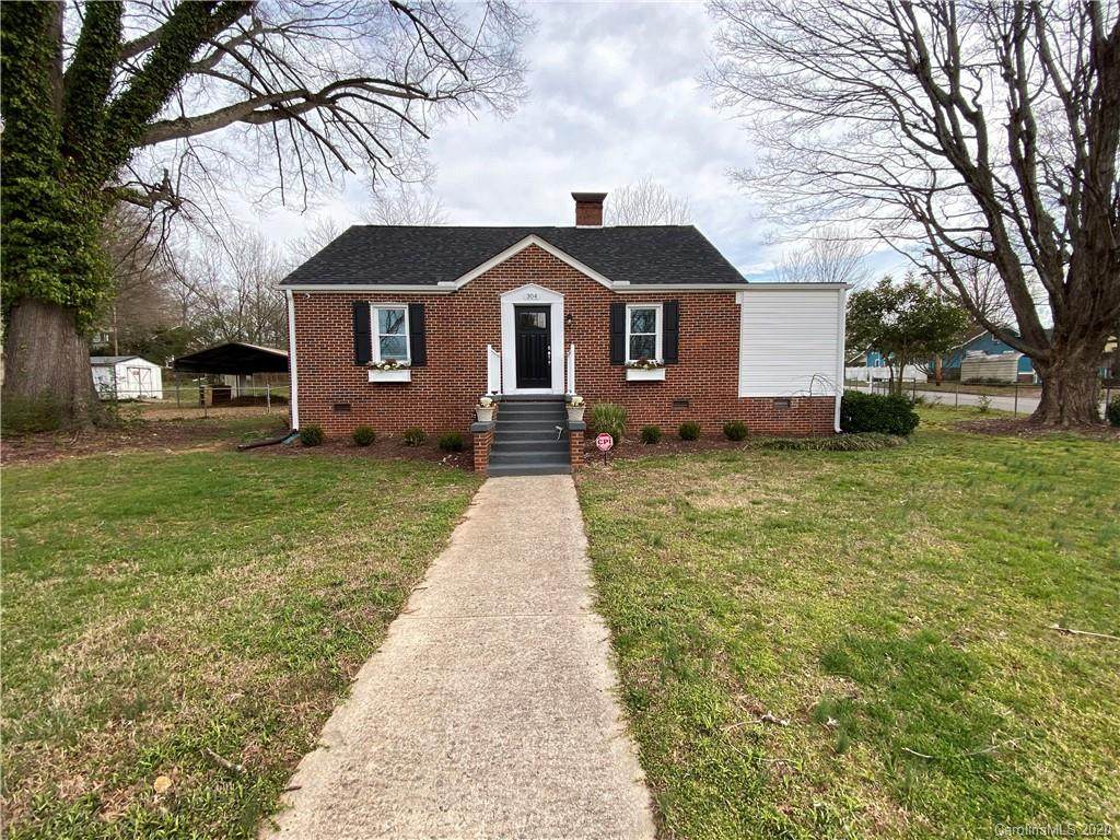 304 Westwood Drive - Photo 1