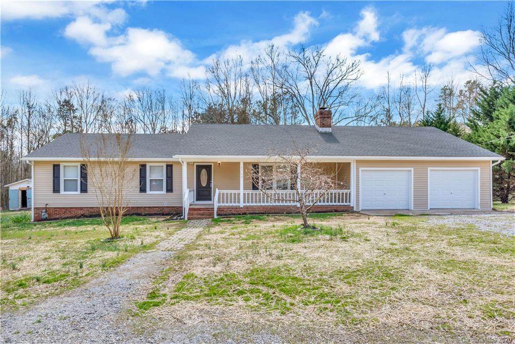 4724 Taxahaw Road - Photo 1