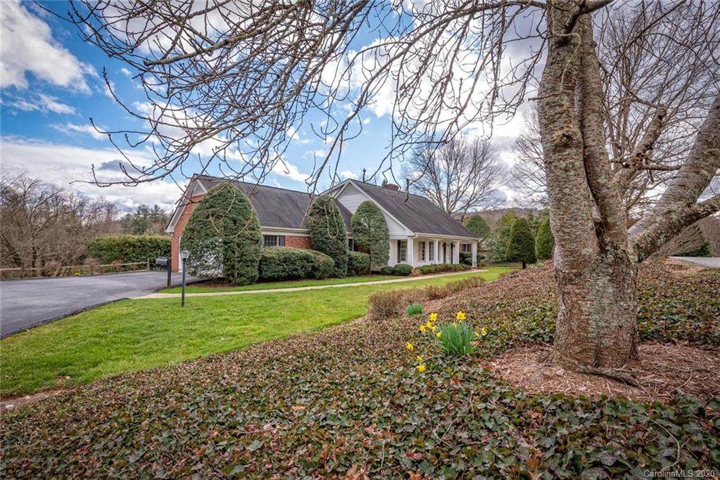 215 Hawthorn Drive - Photo 1