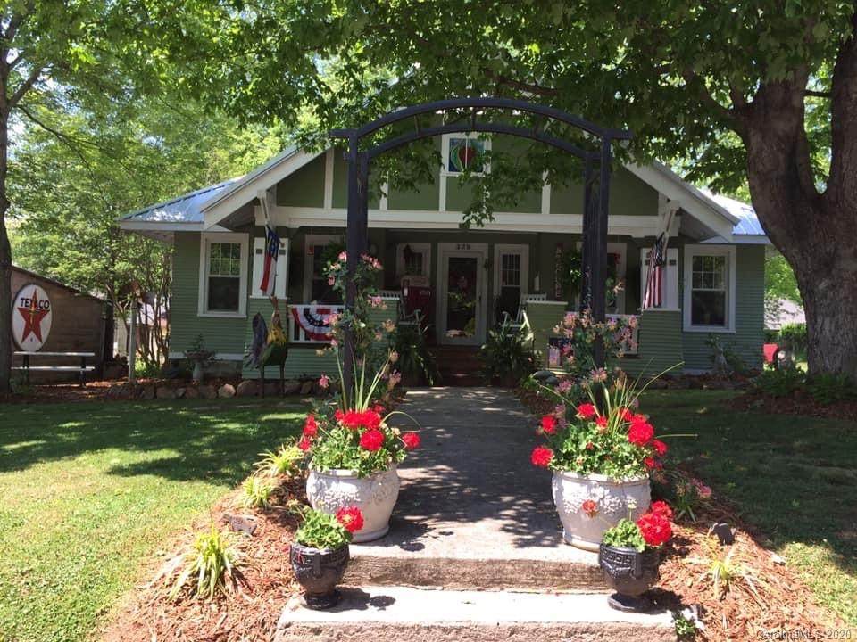 328 Sycamore Street - Photo 1