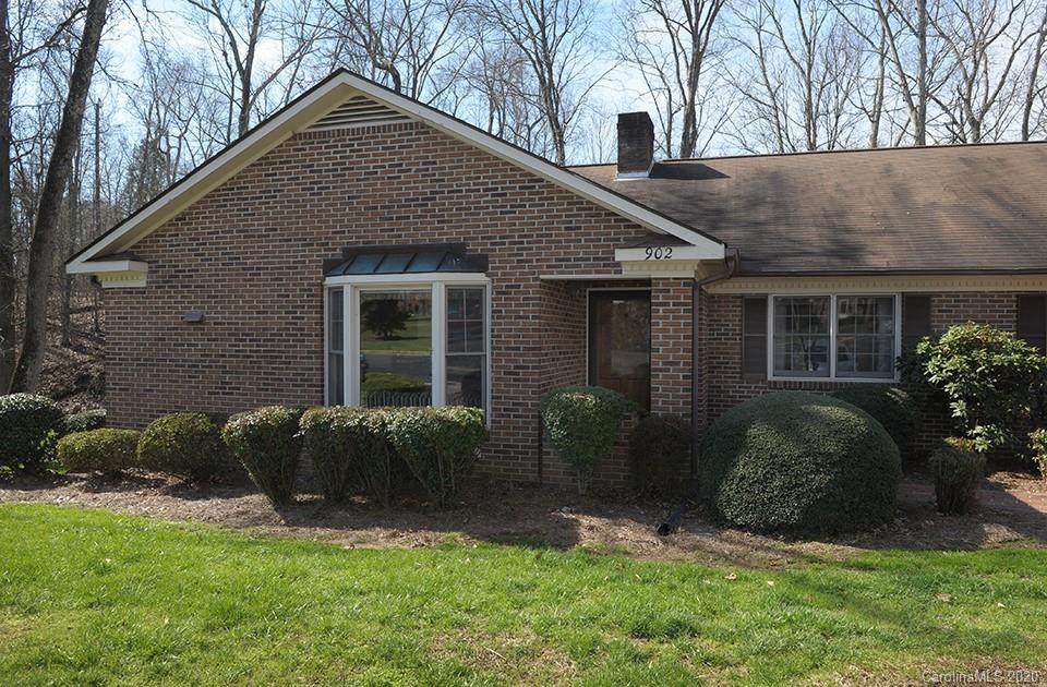 902 Colby Circle - Photo 1