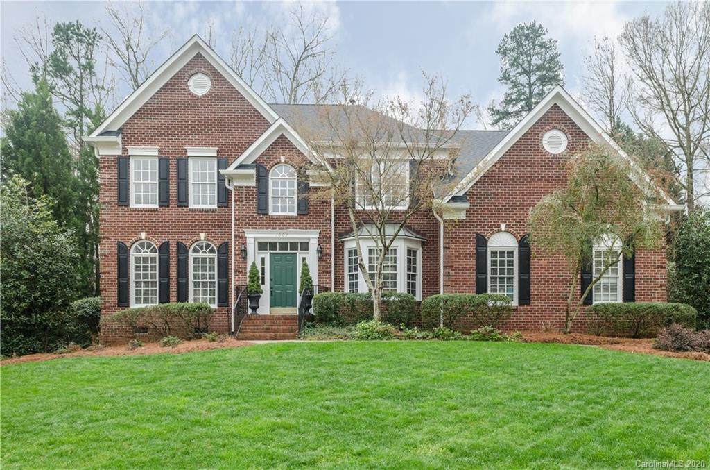 1002 Elizabeth Manor Court - Photo 1