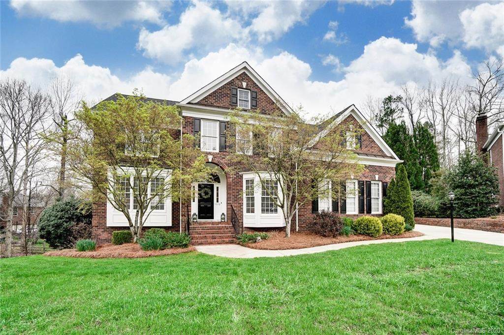 1010 Elizabeth Manor Court - Photo 1
