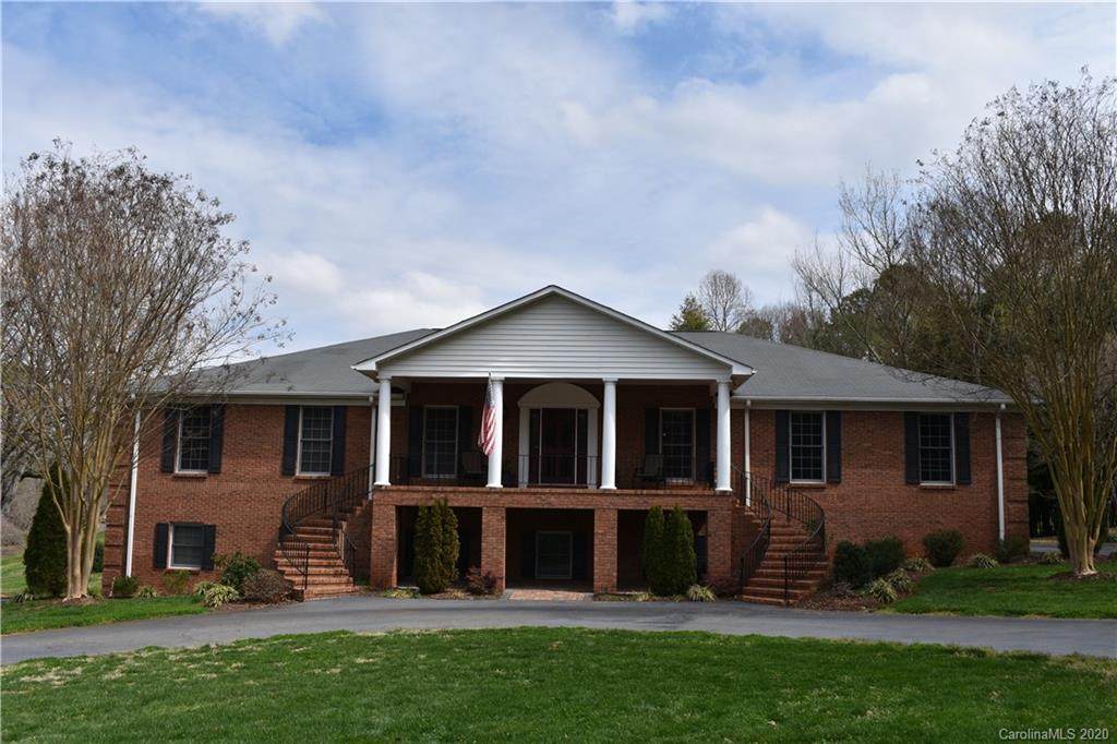 140 Lyn Road - Photo 1