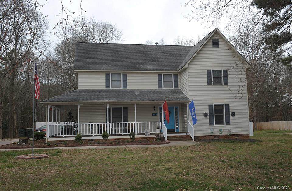 306 Deerfield Circle - Photo 1