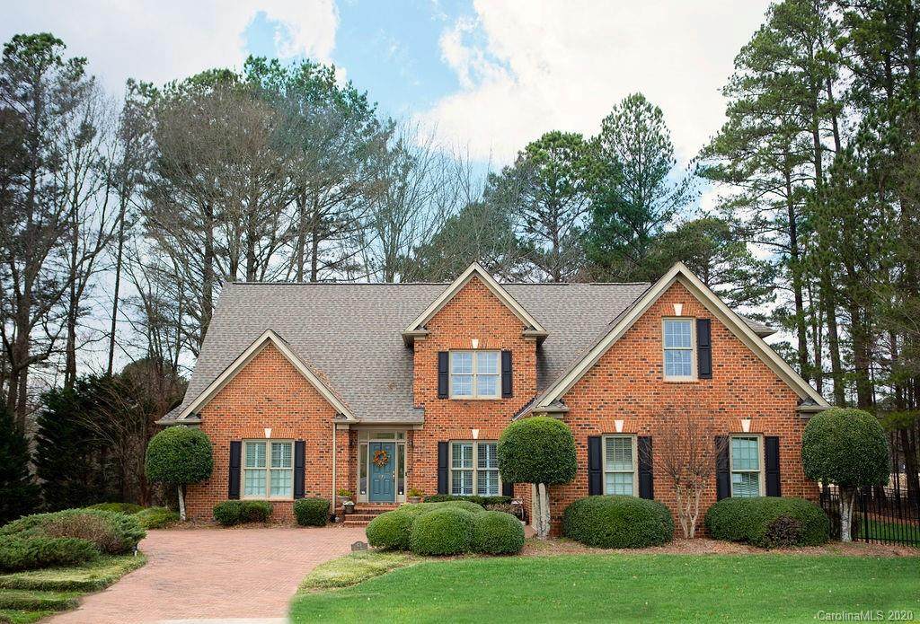 479 Club Drive - Photo 1