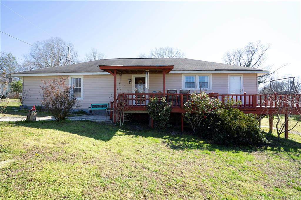 802 Victoria Avenue - Photo 1