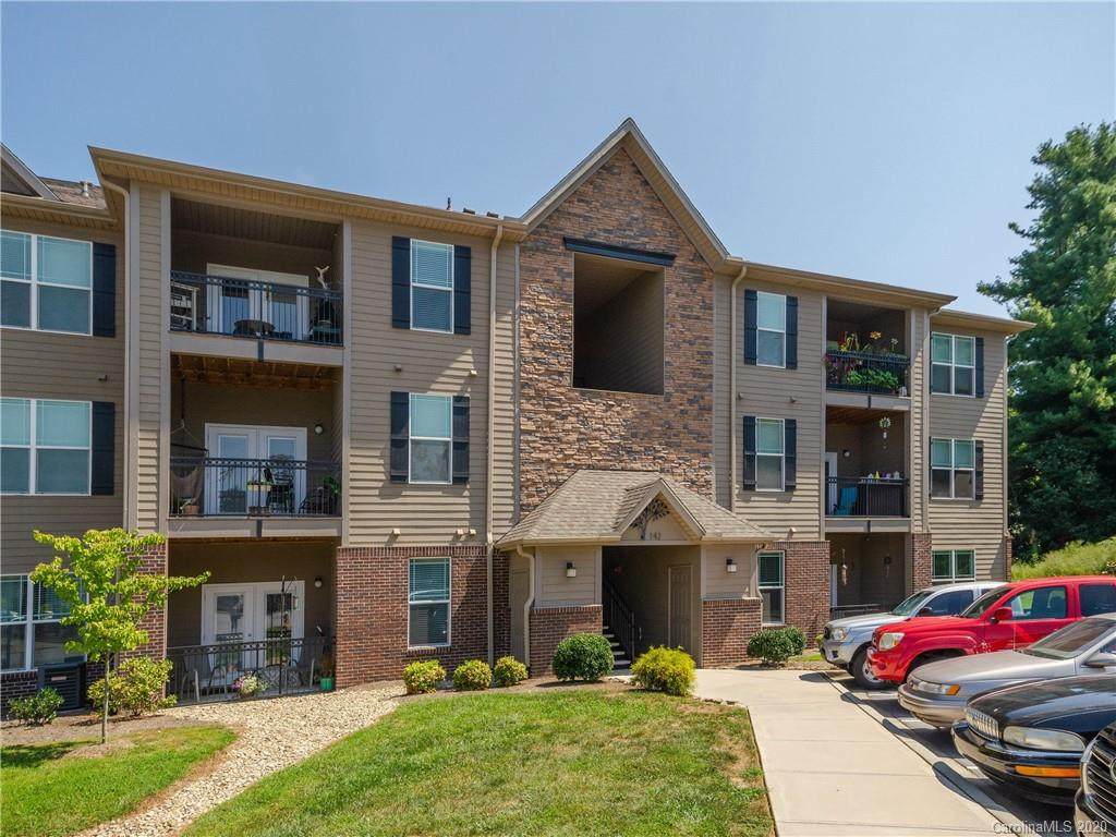 142 Brickton Village Circle - Photo 1