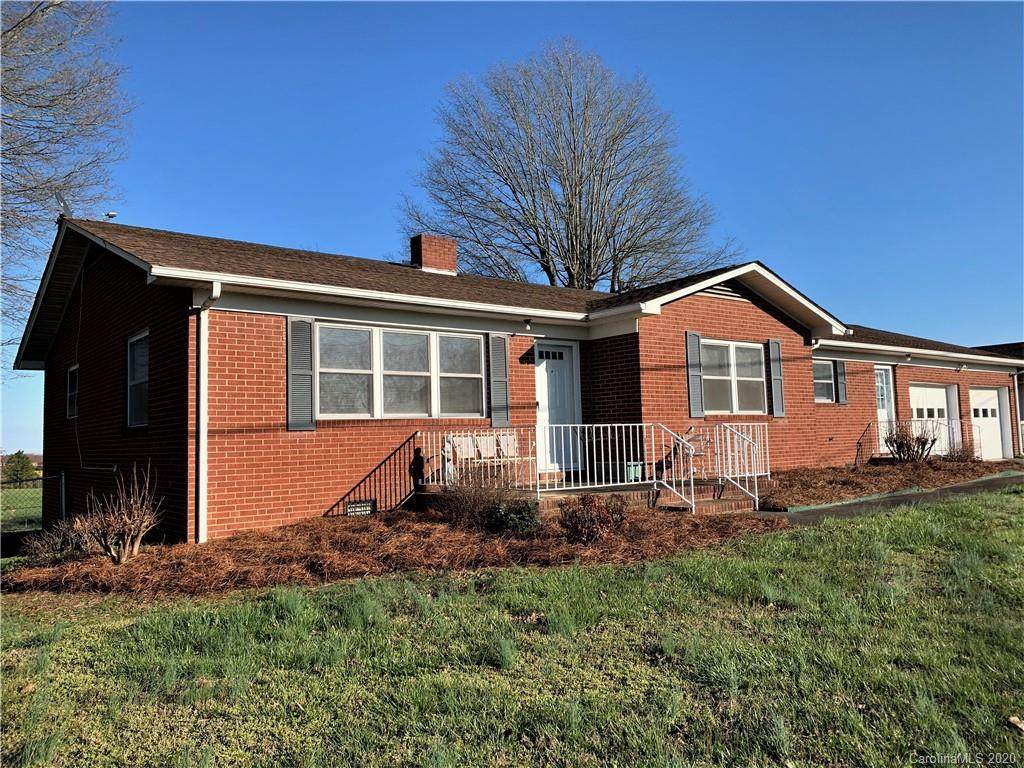 1140 Oak Ridge Road - Photo 1