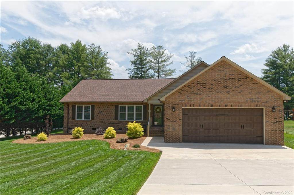 107 Brentwood Drive - Photo 1