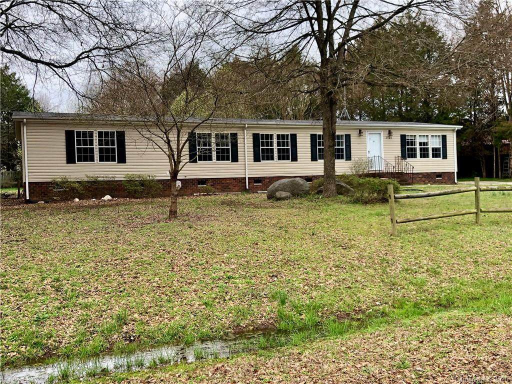 3606 Shadowcrest Drive - Photo 1