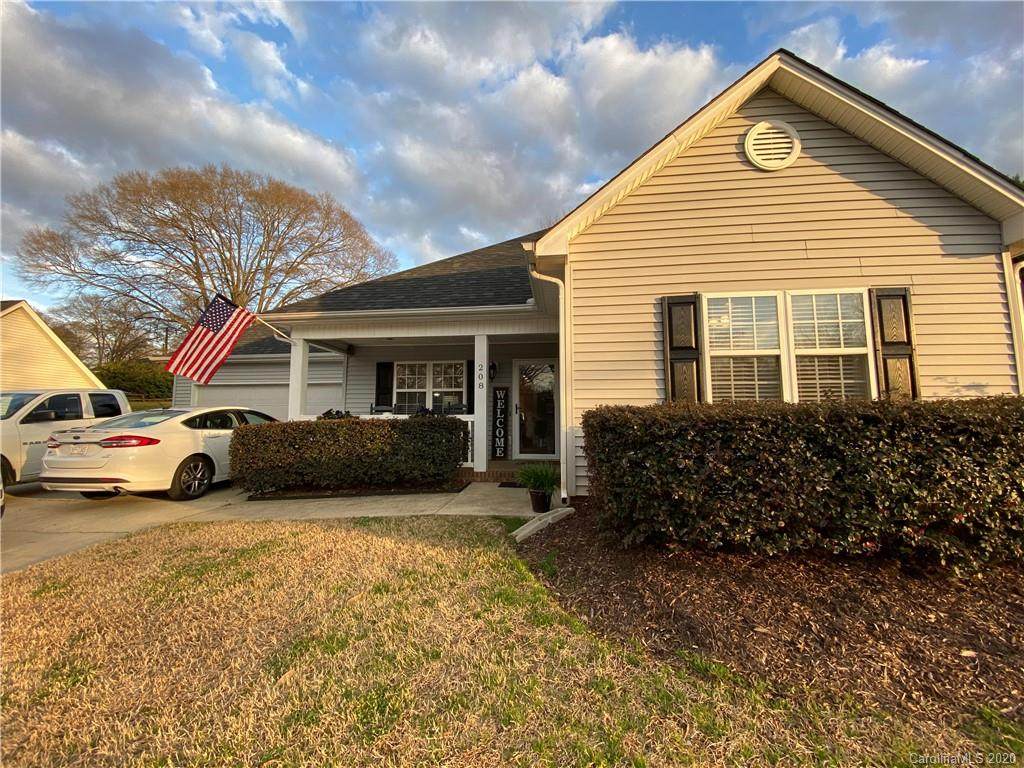 208 Howe Street - Photo 1