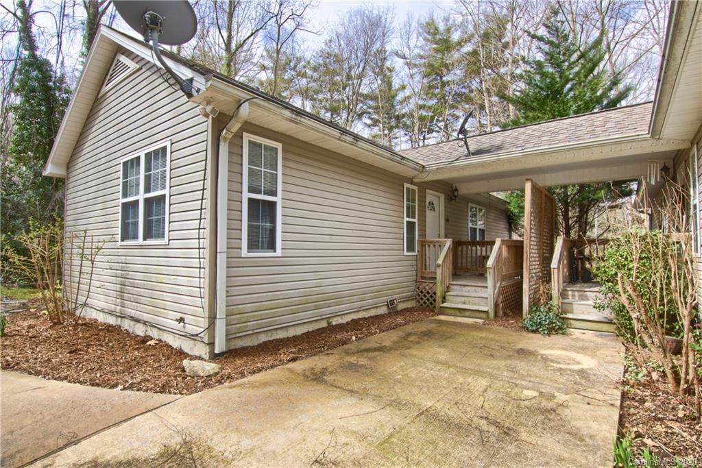 128 Seneca Boulevard - Photo 1