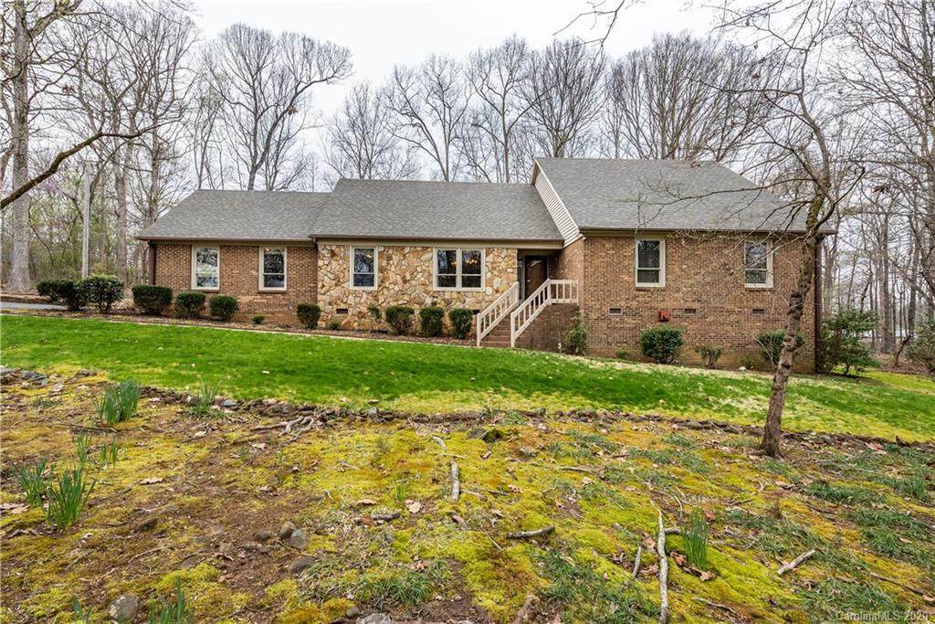 2226 Chestnut Lane - Photo 1
