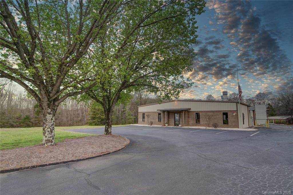 724 Commerce Drive - Photo 1