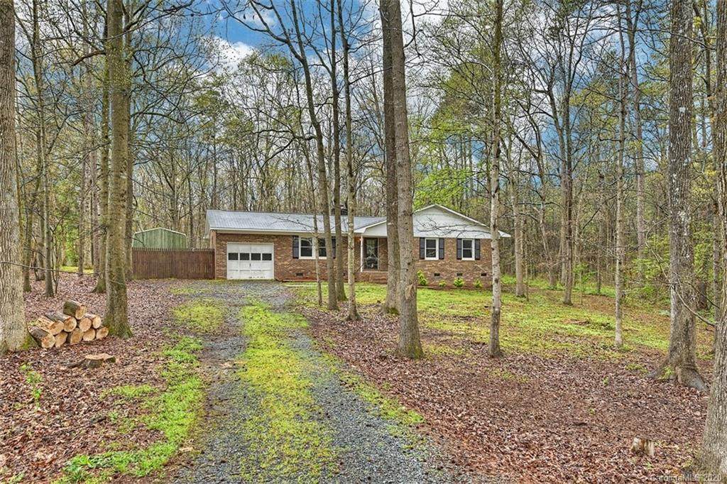 2000 Lark Trail - Photo 1