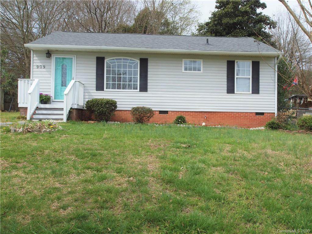 909 Green Circle Drive - Photo 1
