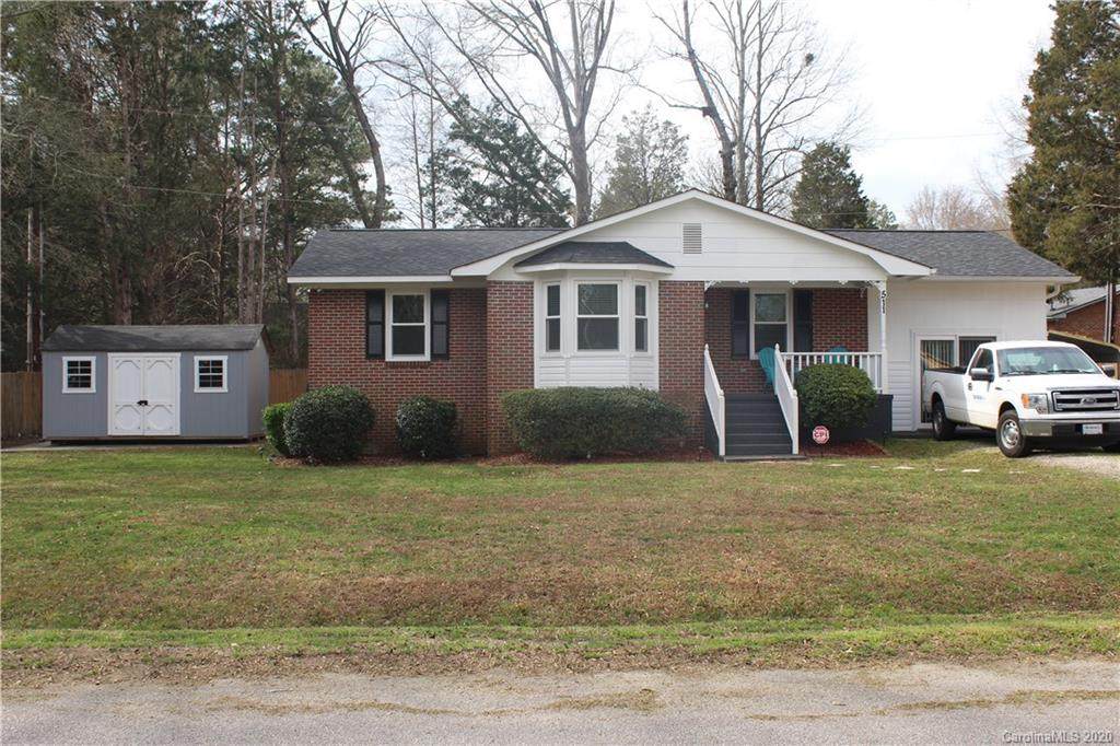 511 Fieldcrest Drive - Photo 1