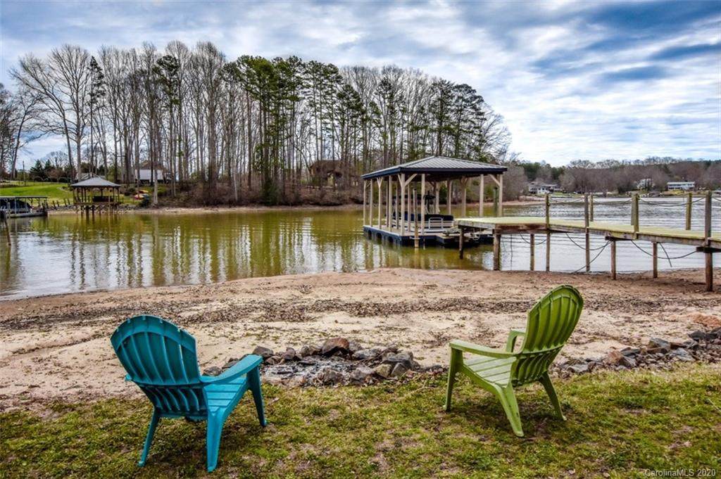 113 Skippers Cove Lane - Photo 1