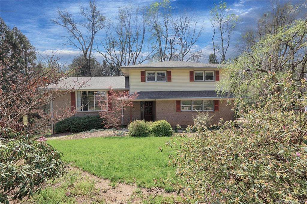 903 Applewood Avenue - Photo 1