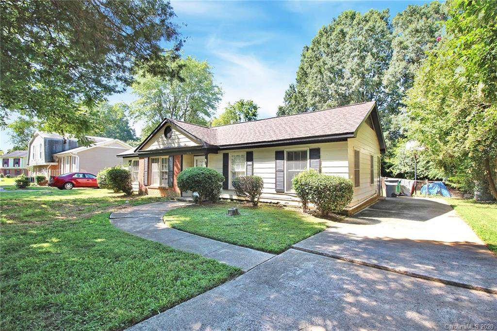 323 Red Roan Place - Photo 1