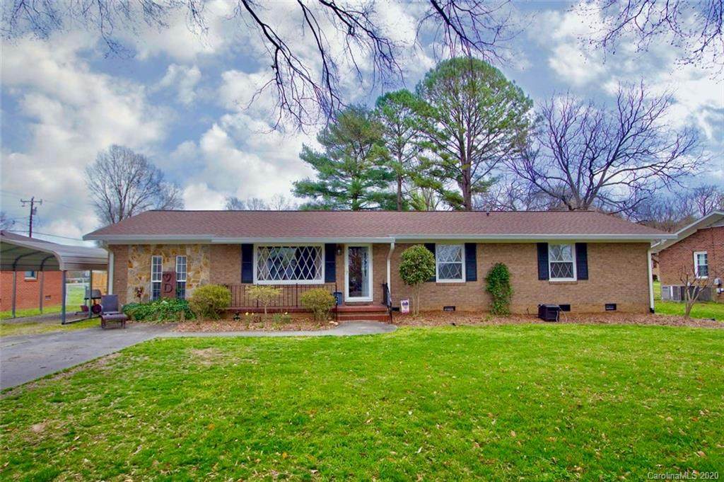 103 Suburban Avenue - Photo 1