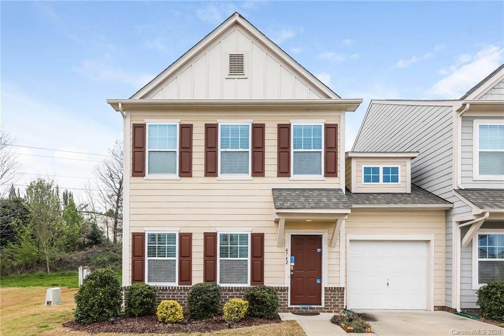 4742 Tradd Circle - Photo 1