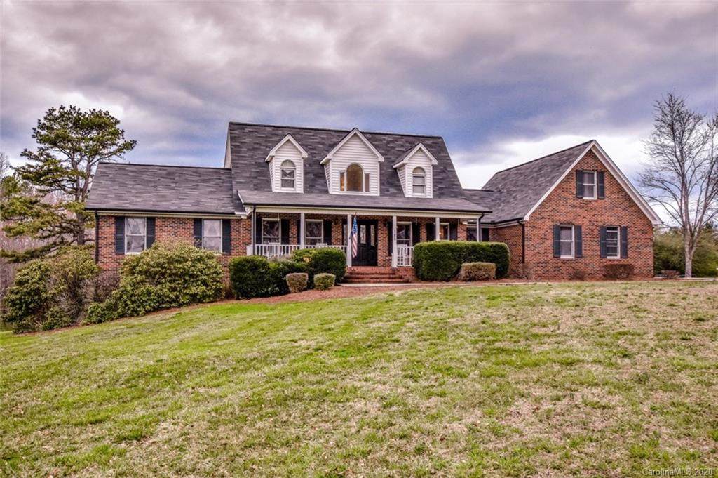 185 Spring Meadows Lane - Photo 1