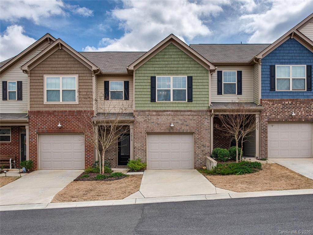 7010 Swamp Chestnut Lane - Photo 1