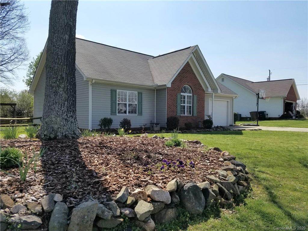 104 Silver Glen Lane - Photo 1
