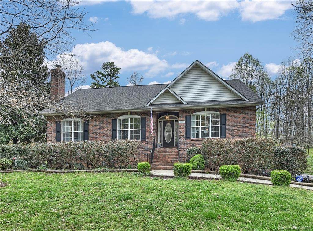 8620 Plaza Park Drive - Photo 1