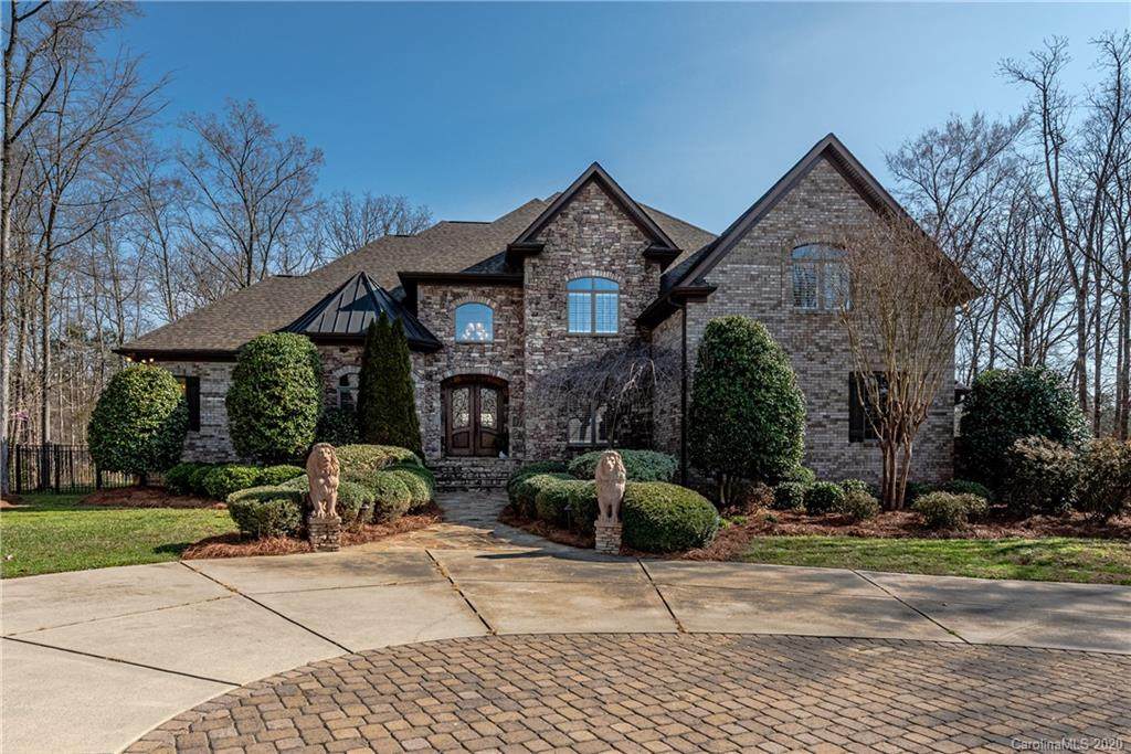 204 Chaucer Lane - Photo 1